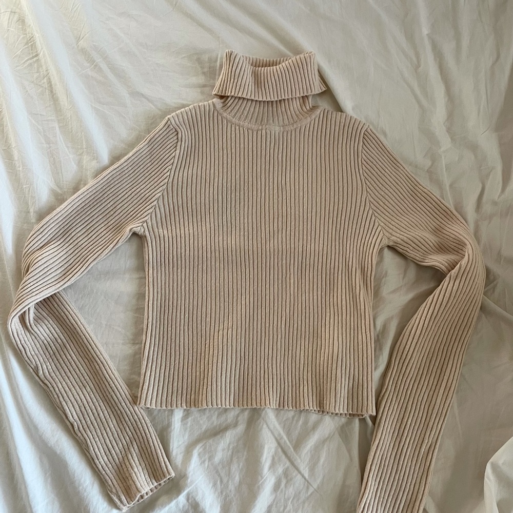 NEVER WORN Forever 21 tan turtle neck crop top